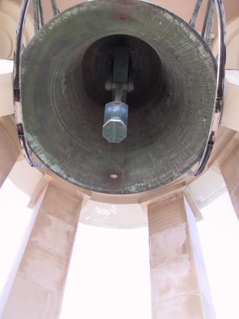The bell in the World War II monument
